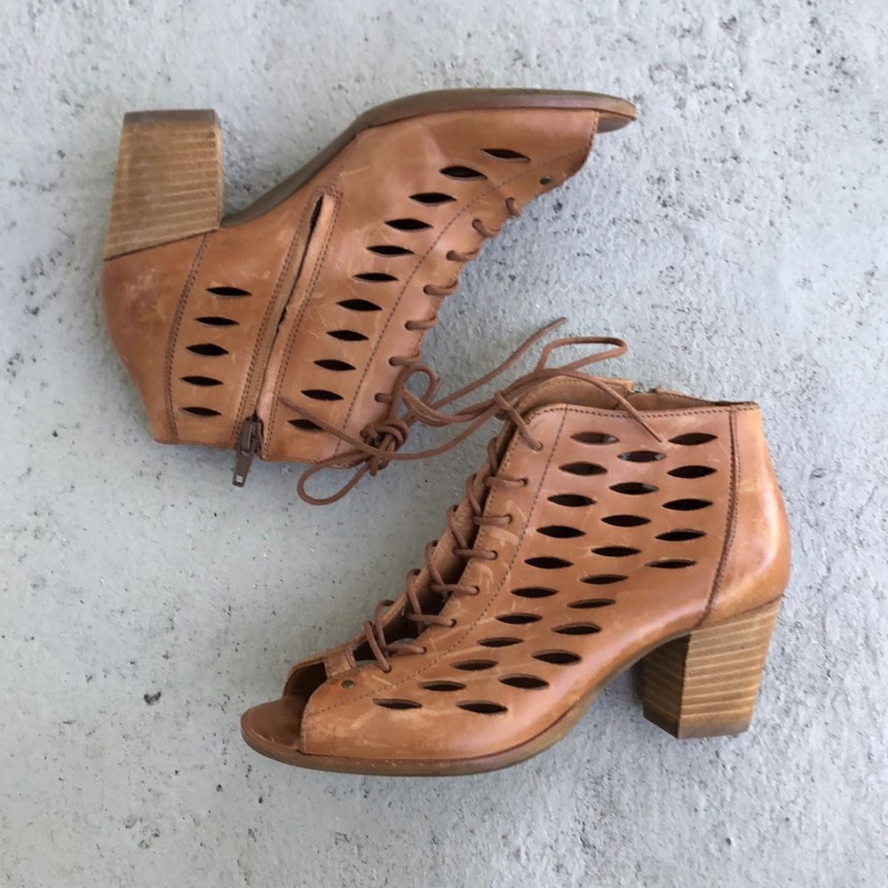Paul Green booties 